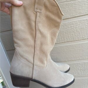 Steve Madden Women's Tan Suede Boots